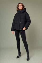 Kort oversize dunjacka med huva