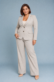 Ensemble blazer beige ample | Porté sur une silhouette plus ronde | Lounelle Paris