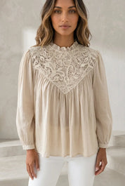 Blouse à col volanté et manches bouffantes | Lounelle Paris