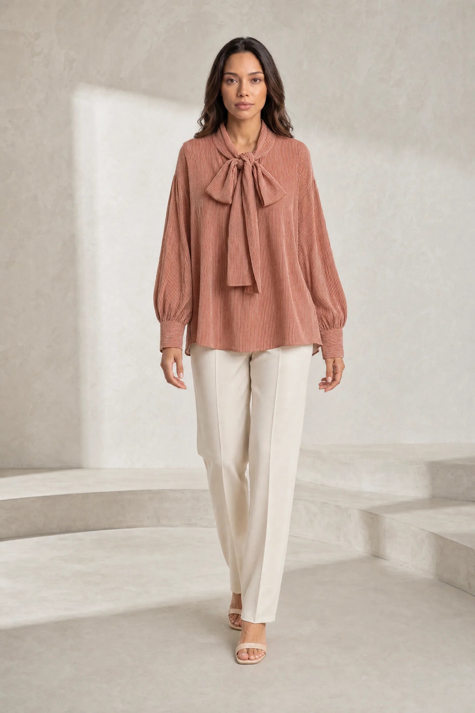 Blouse rouge orangée à rayures lavallière | Lounelle Paris