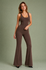 Rygglös utställd jumpsuit