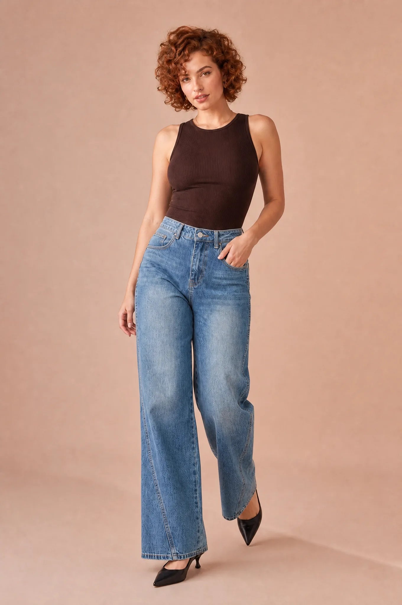 Jean bleu coupe ample taille mi-haute | Vue en mouvement | Lounelle Paris