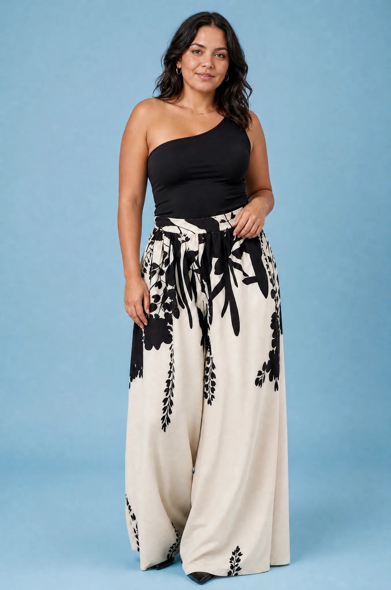 Pantalon large à imprimé floral | Porté sur une autre silhouette | Lounelle Paris