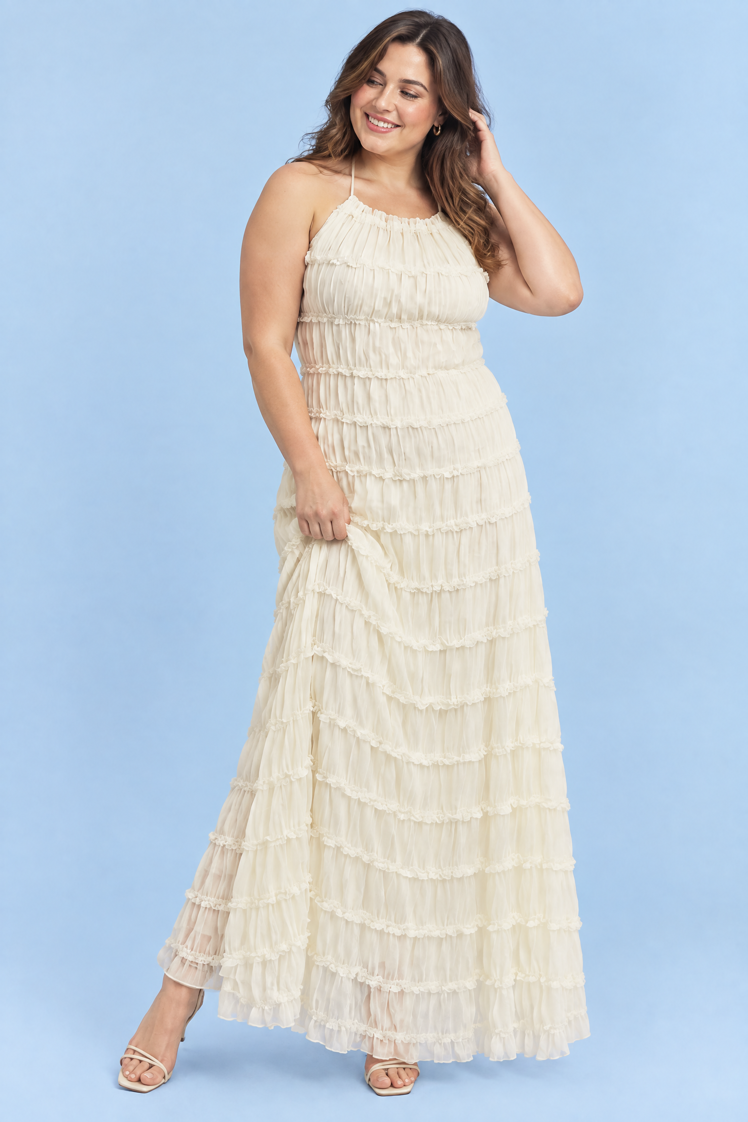 Robe longue plissée écrue | Porté sur une silhouette plus ronde | Lounelle Paris