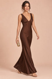 Robe longue marron dos nu à décolleté en V | Vue en mouvement | Lounelle Paris