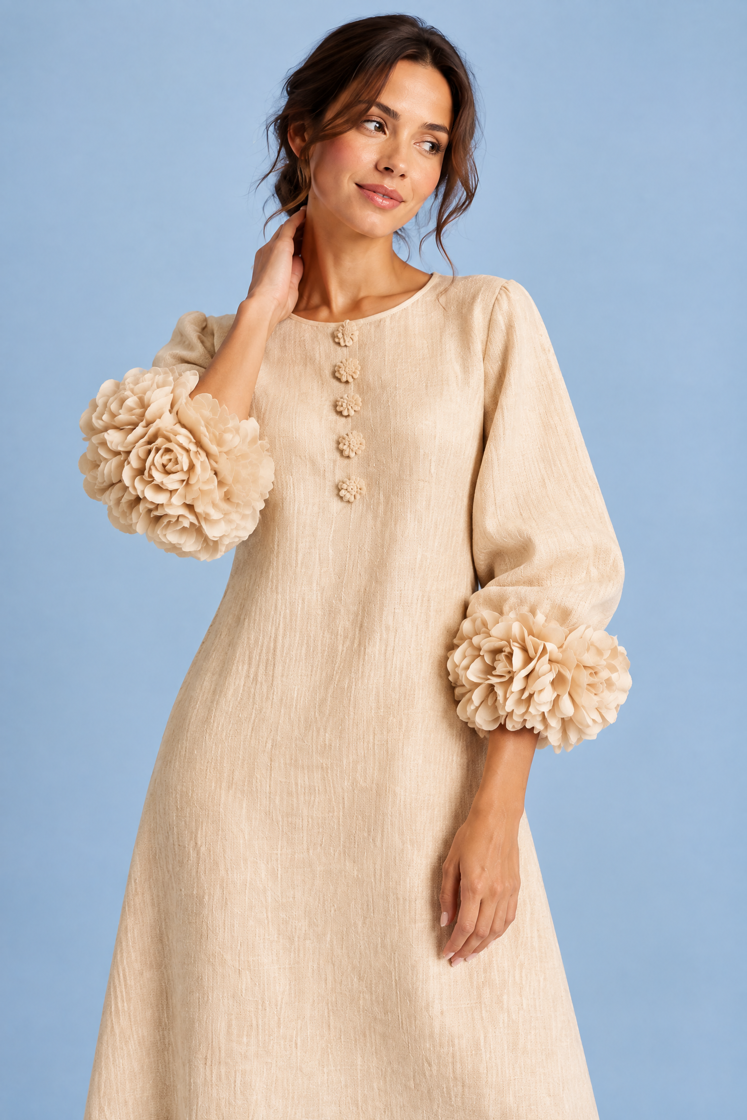 Robe midi beige coupe trapèze à manches bouffantes | Vue rapprochée | Lounelle Paris