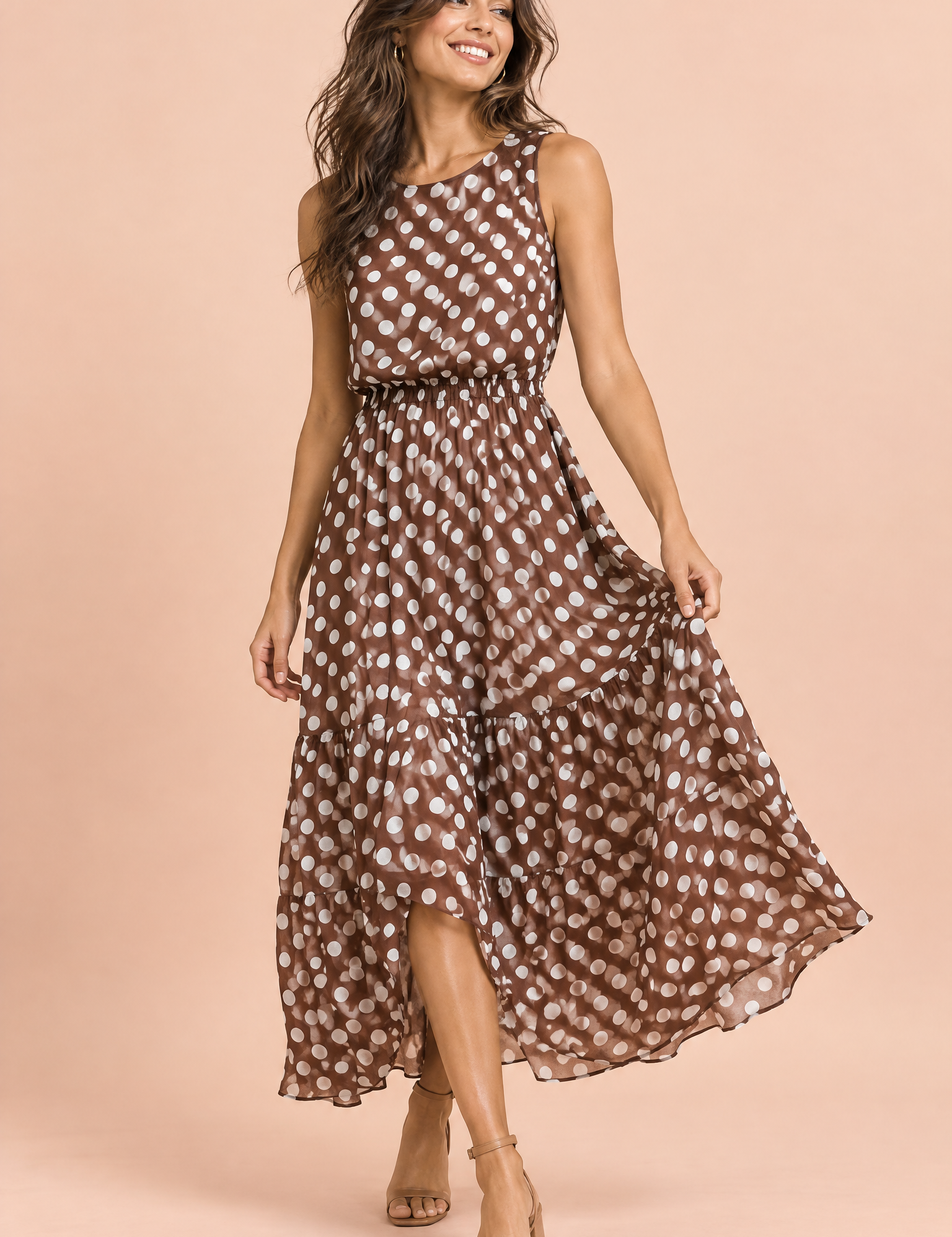 Robe longue marron café à pois avec col montant et détails drapés | Vue de face | Lounelle Paris