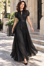 Robe longue noire à volants | Photo lifestyle | Lounelle Paris