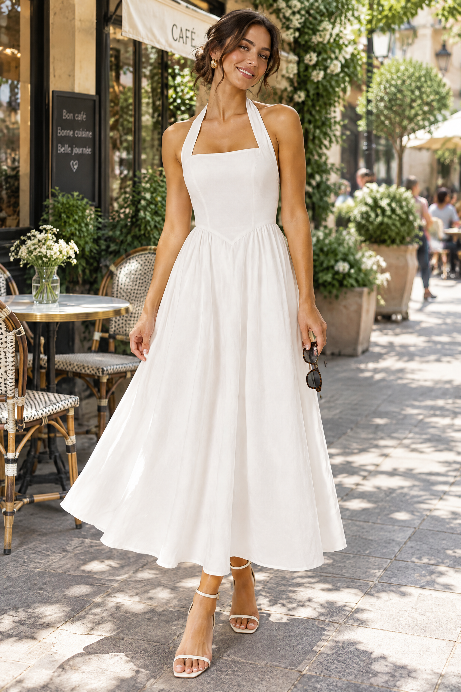 Robe midi patineuse blanche à encolure américaine | Photo lifestyle | Lounelle Paris