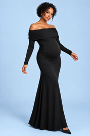 Robe longue de grossesse noire en résille froncée à col Bardot | Vue en mouvement | Lounelle Paris