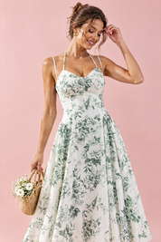 Robe midi blanche à imprimé floral, décolleté cœur et fronces | Vue rapprochée | Lounelle Paris