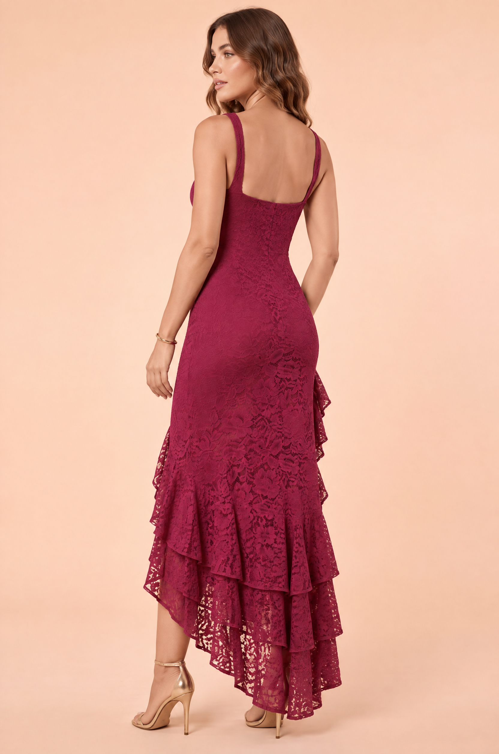 Robe longue en dentelle bordeaux à décolleté plongeant et volants | Vue de dos | Lounelle Paris