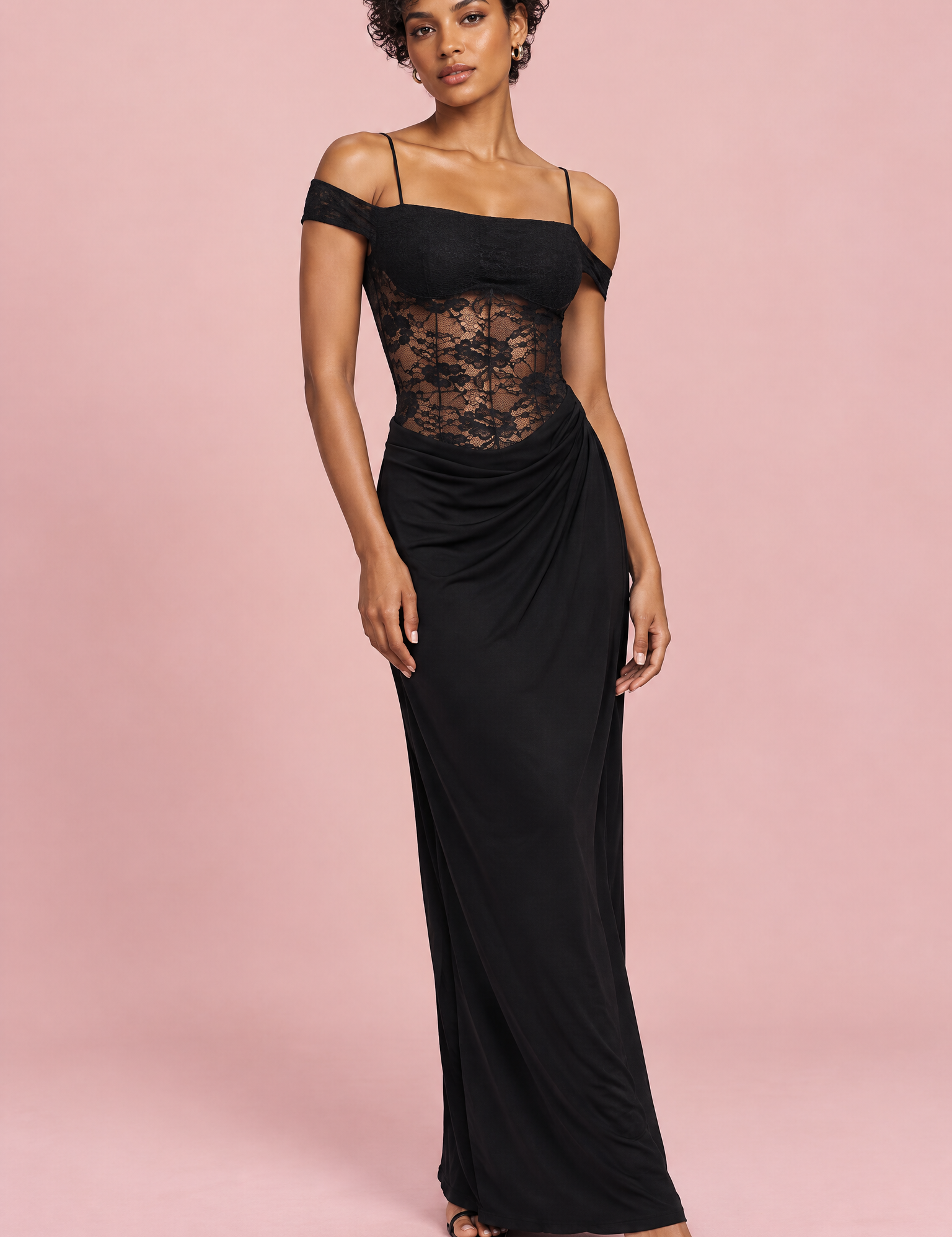 Robe longue noire en dentelle froncée | Vue de face | Lounelle Paris