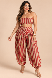 Ensemble plissé rayé rouge foncé | Porté sur une autre silhouette | Lounelle Paris