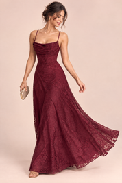 Robe longue fleurie bordeaux à col bénitier | Vue en mouvement | Lounelle Paris