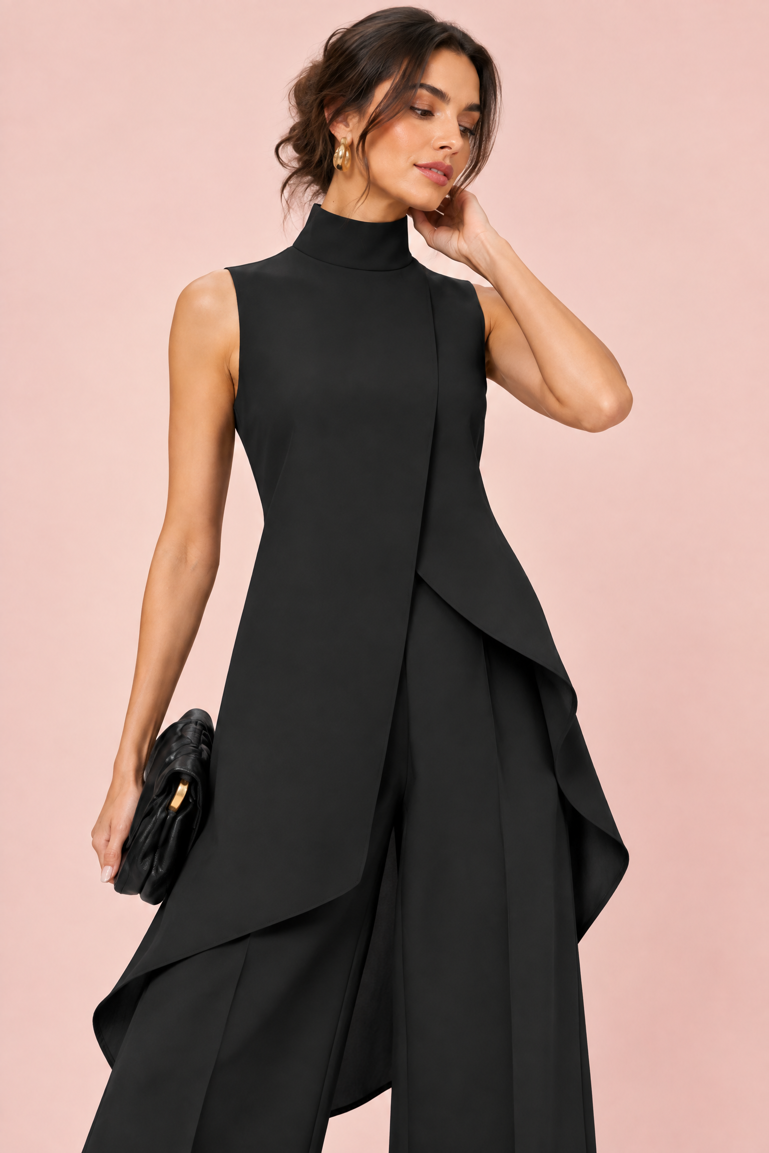 Ensemble pantalon noir fluide avec top sans manches à col montant | Vue rapprochée | Lounelle Paris