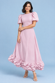 Robe longue rose à manches bouffantes et volant | Porté sur une autre silhouette | Lounelle Paris