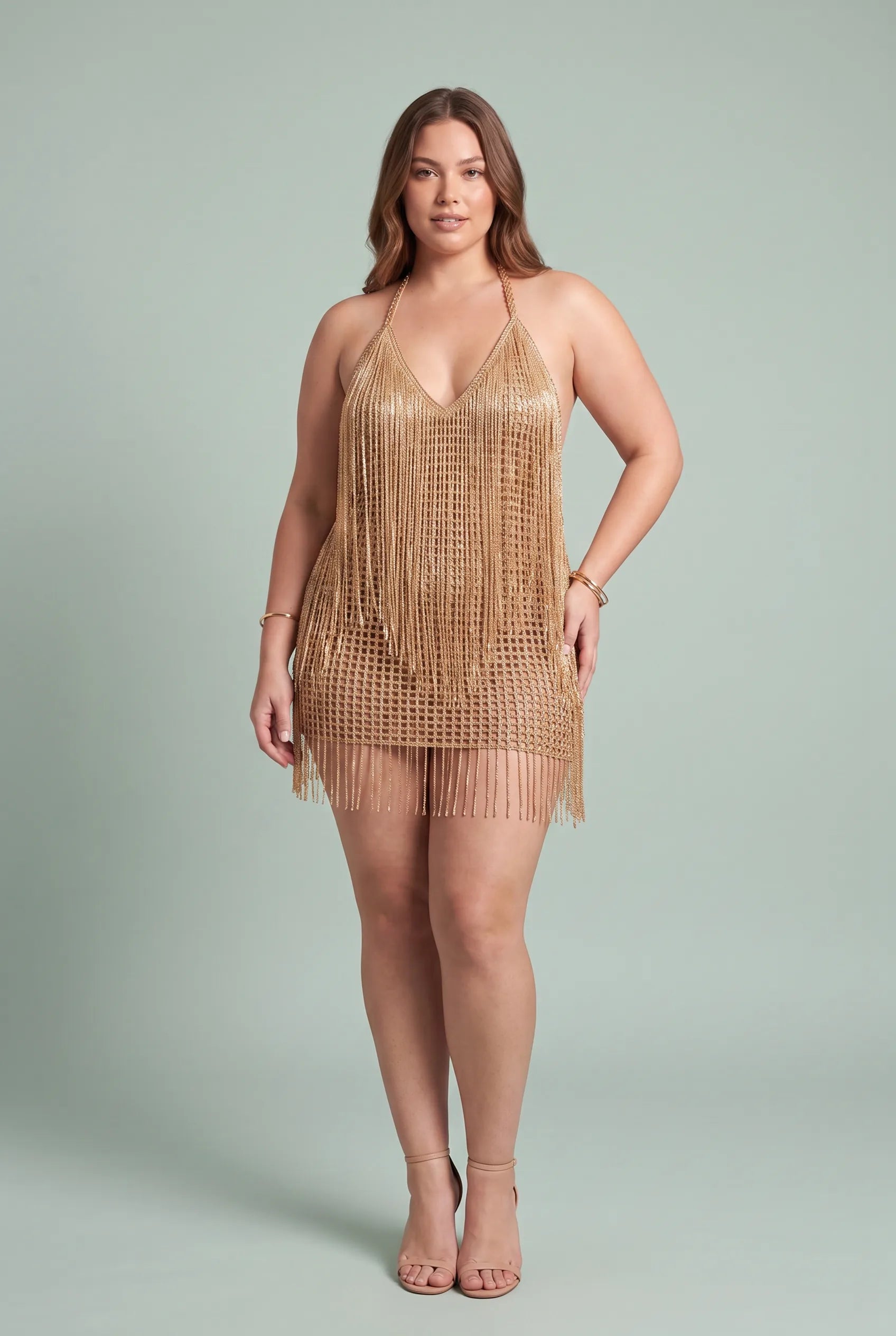 Robe abricot dos nu à franges | Porté sur une silhouette plus ronde | Lounelle Paris