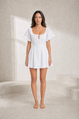 Robe blanche brodée dos ajouré