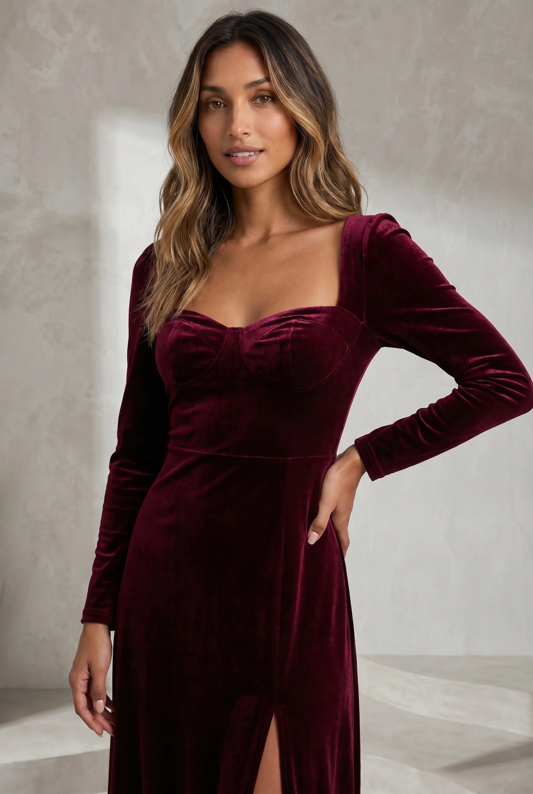 Robe en velours bordeaux encolure carrée | Lounelle Paris