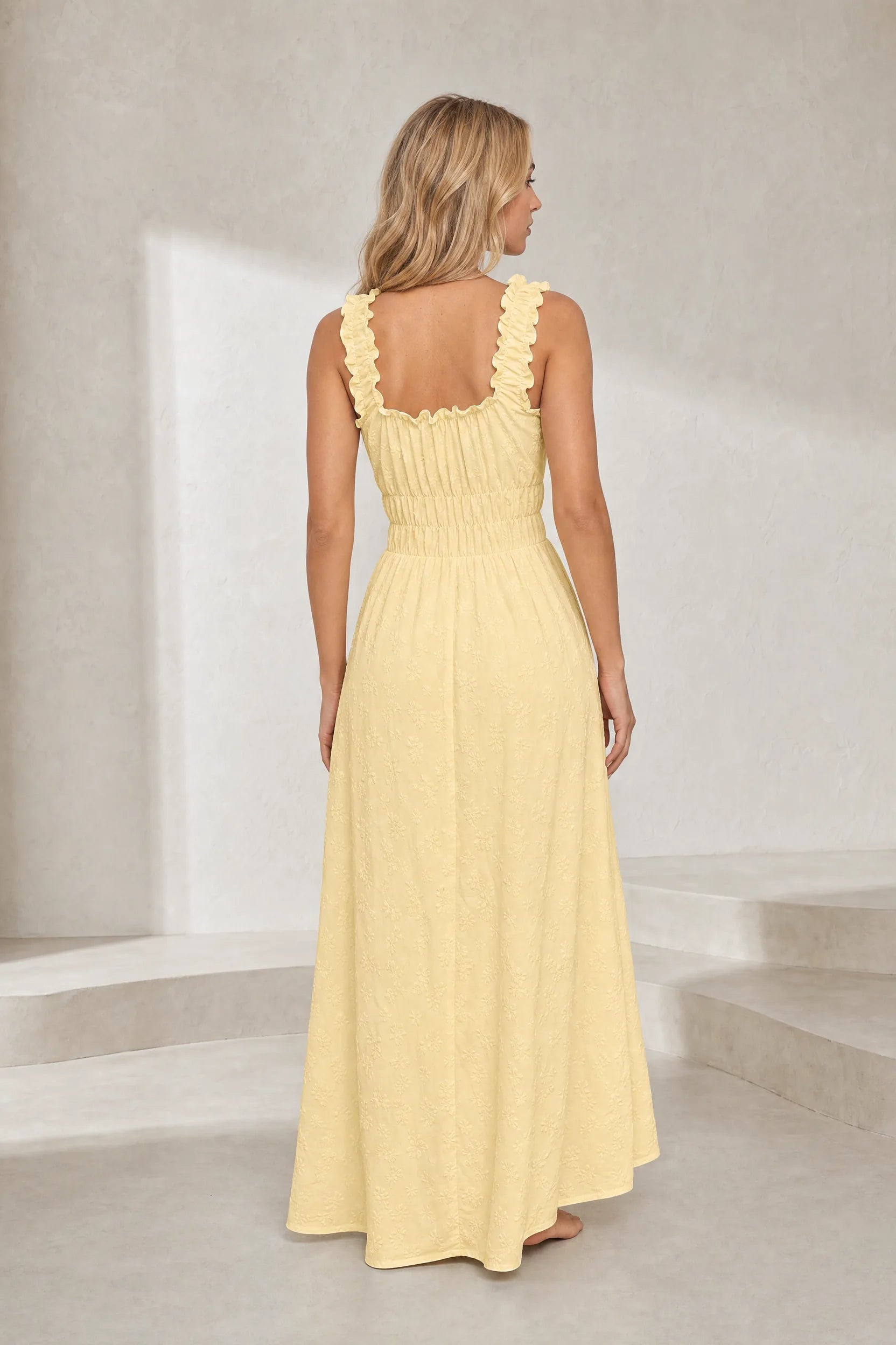 Robe jaune encolure carrée bretelles volantées | Lounelle Paris