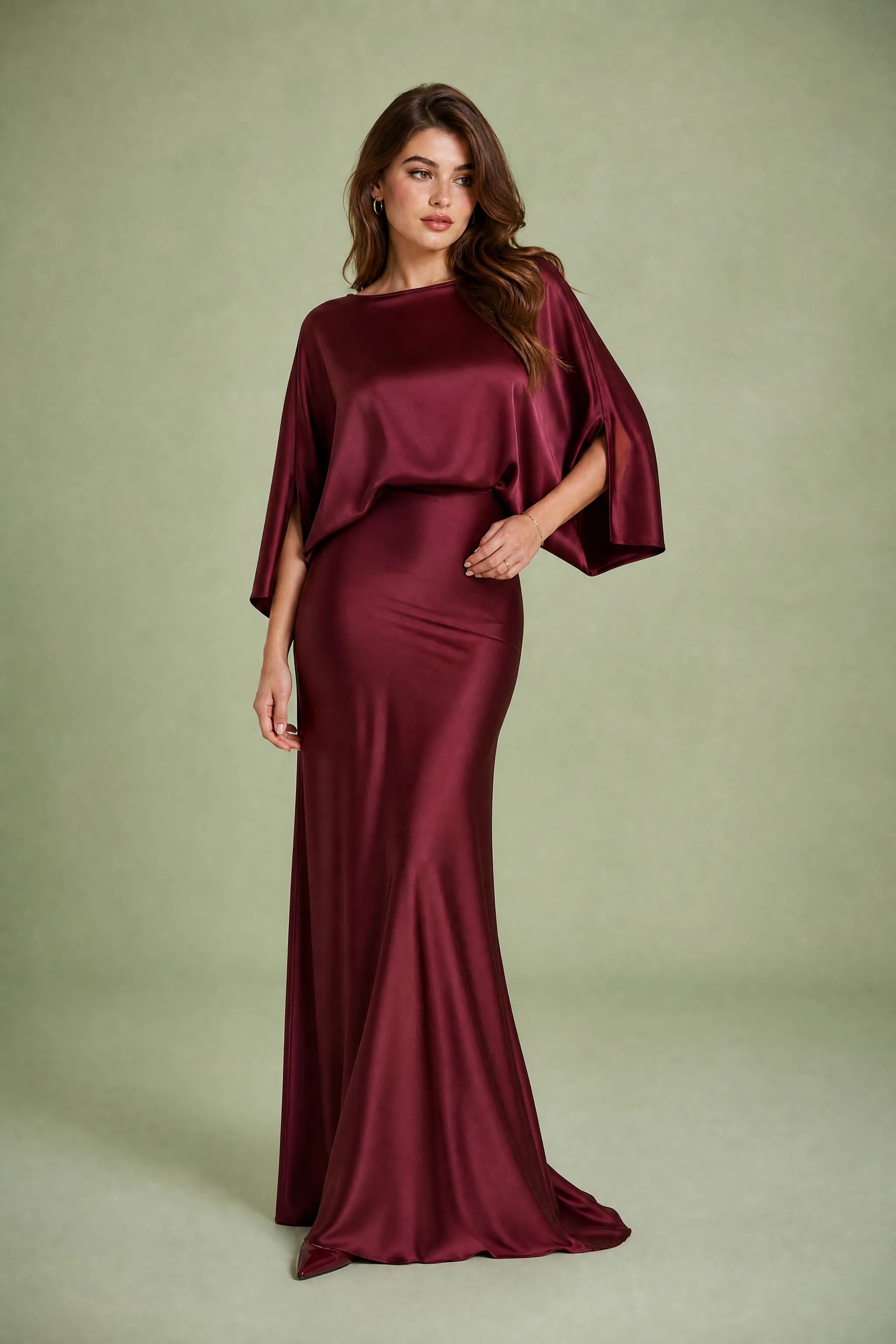 Robe longue satinée encolure bateau | Vue de face | Lounelle Paris