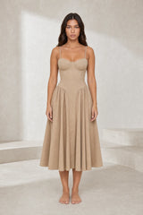 Robe midi à fines bretelles encolure droite