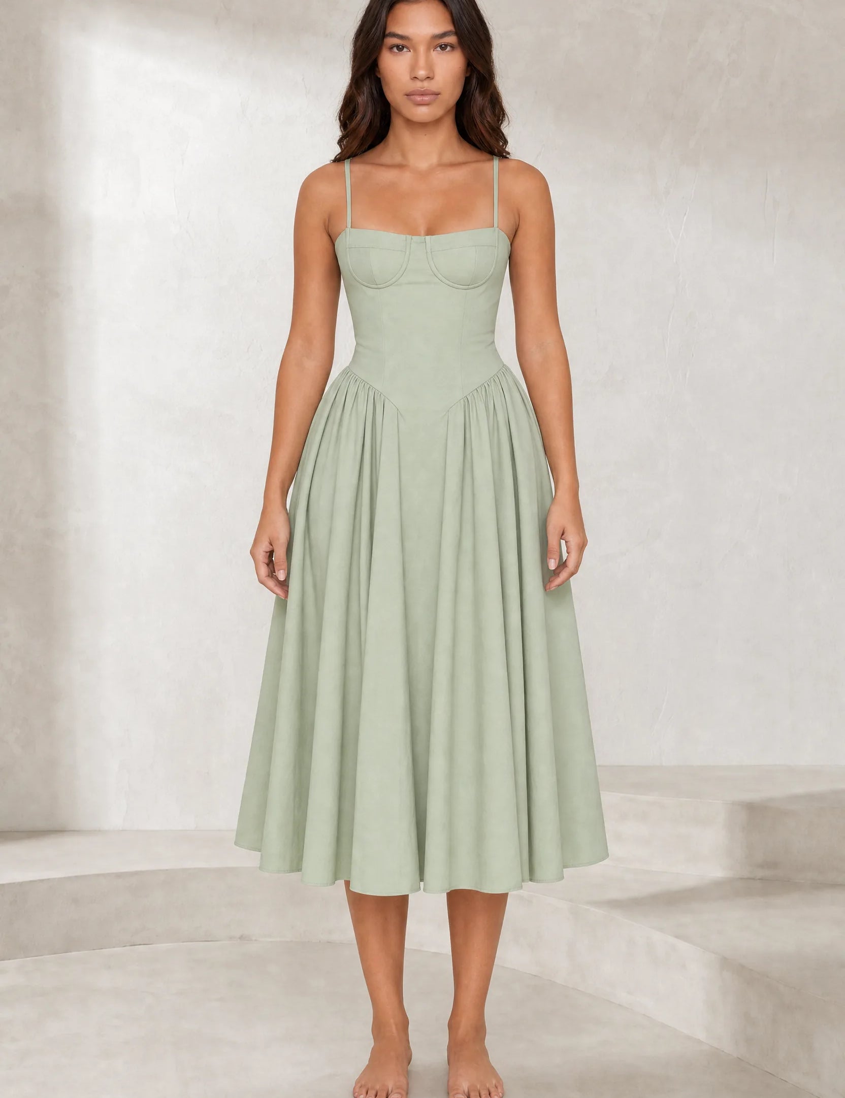Robe midi à fines bretelles encolure droite | Lounelle Paris