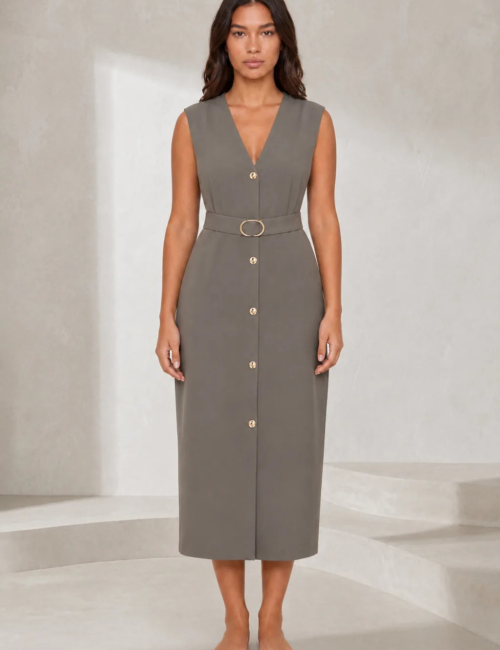 Robe noire col V ceinturée | Lounelle Paris