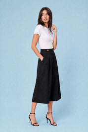 Short jupe-culotte noir taille haute | Vue de profil | Lounelle Paris