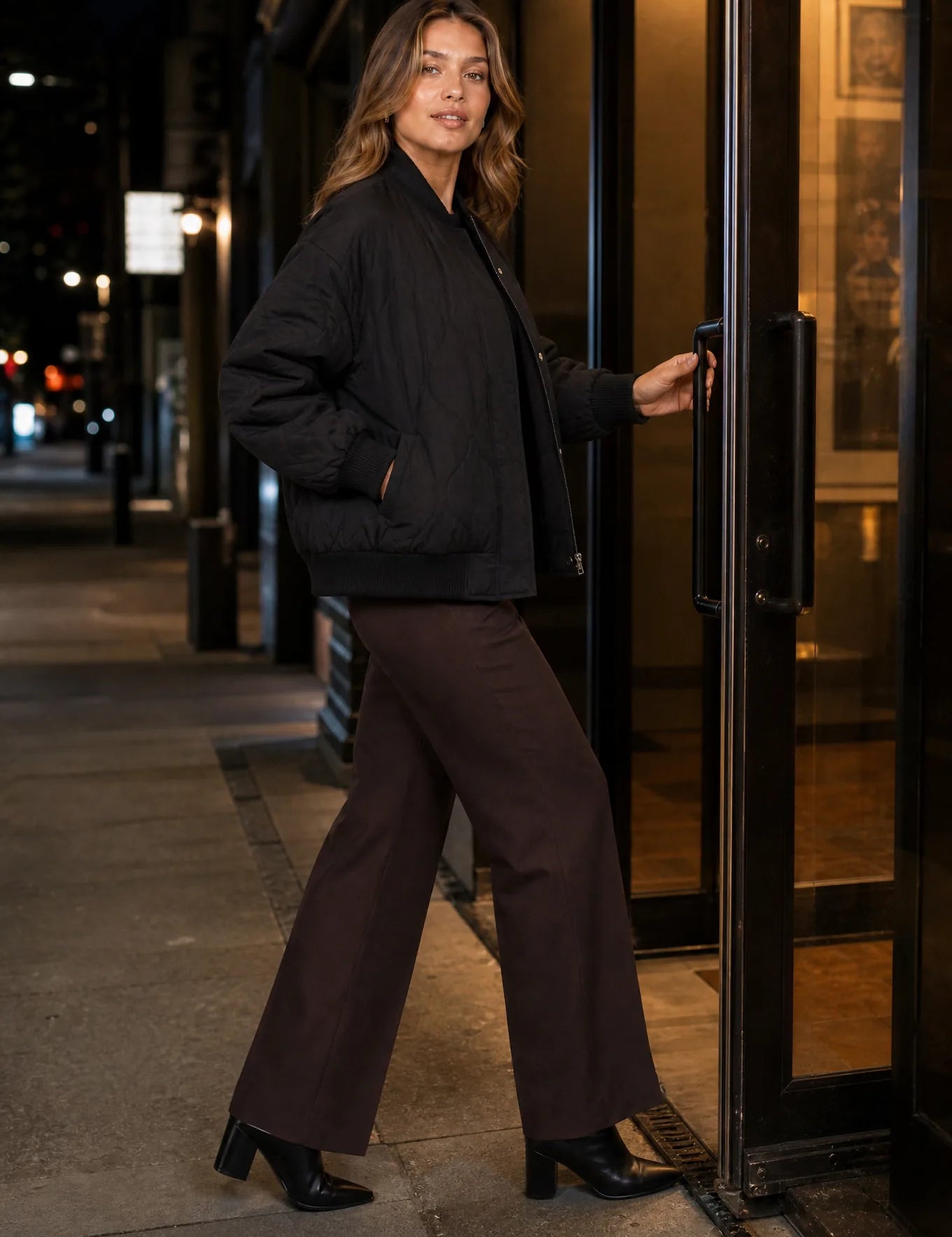 Veste matelassée ample col montant | Variante Noir - Lifestyle | Lounelle Paris